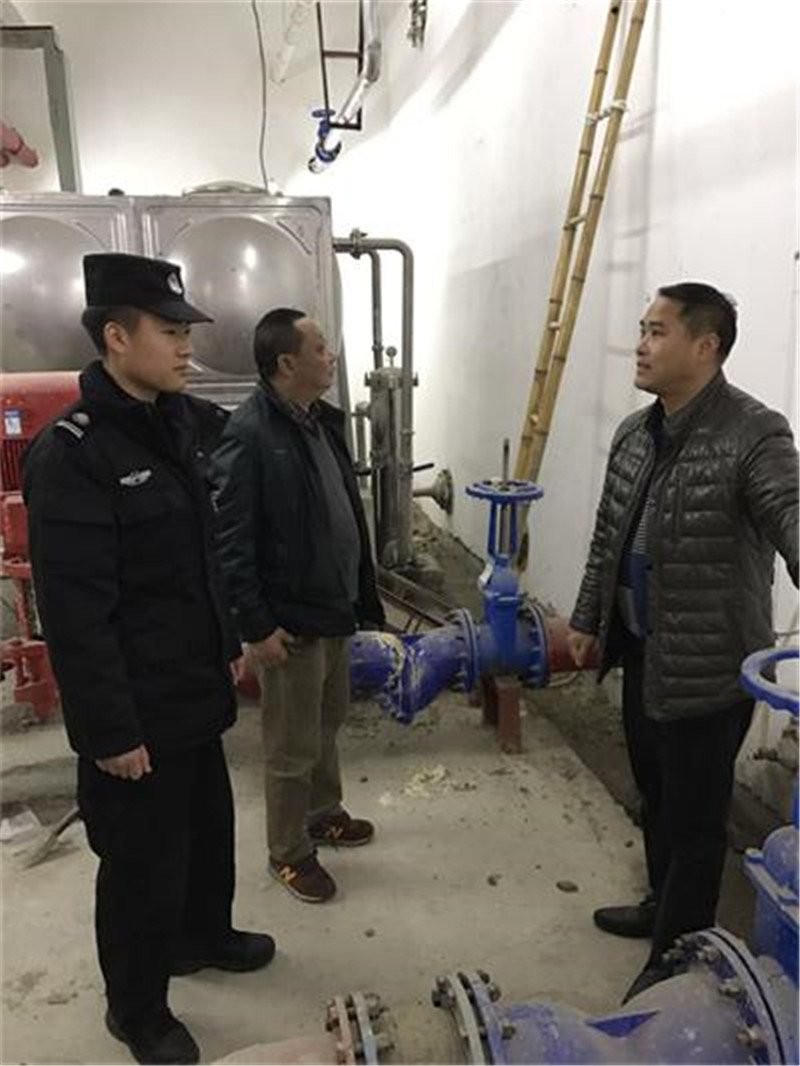 县二医院到我院参观1.jpg