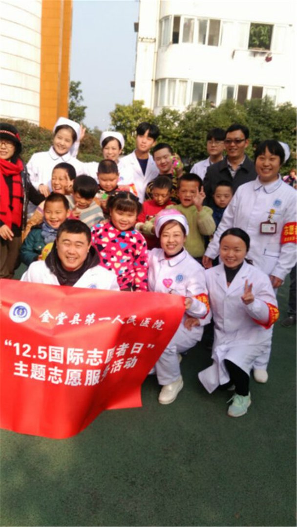 我院志愿者到县特教学校开展志愿服务活动2.jpg
