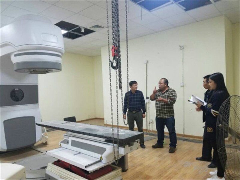 华西专家助力我院肿瘤放疗建设.jpg