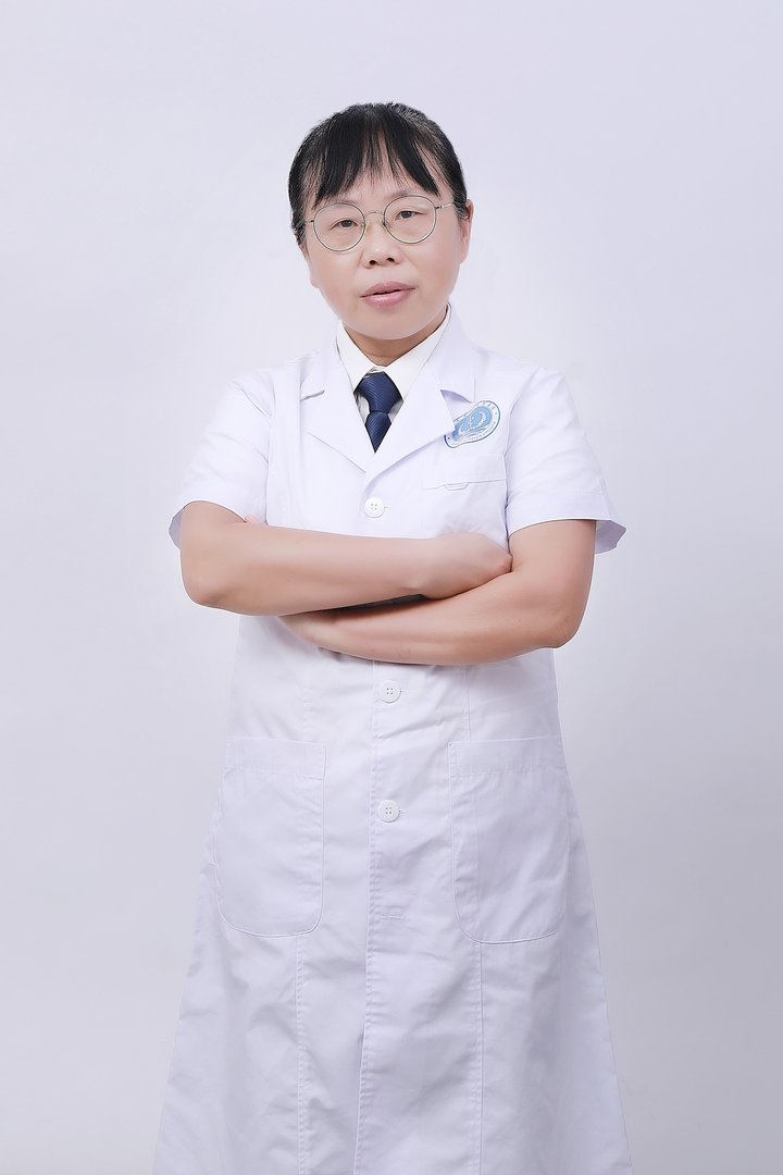 何芳