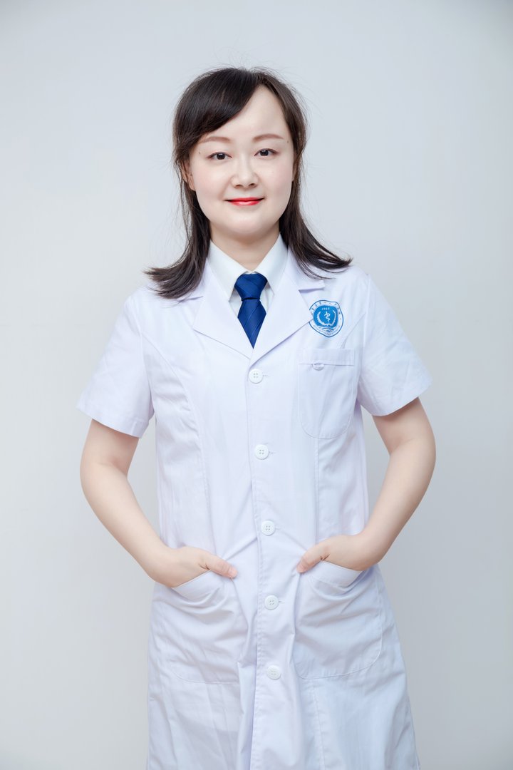 李佼璞