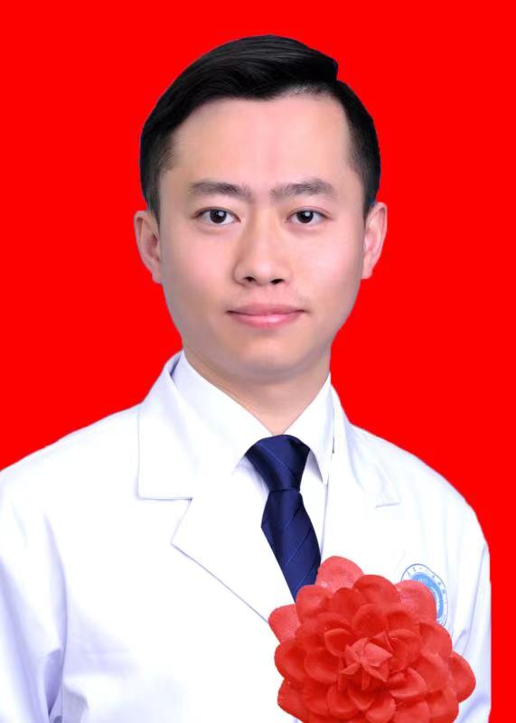 曾育.jpg