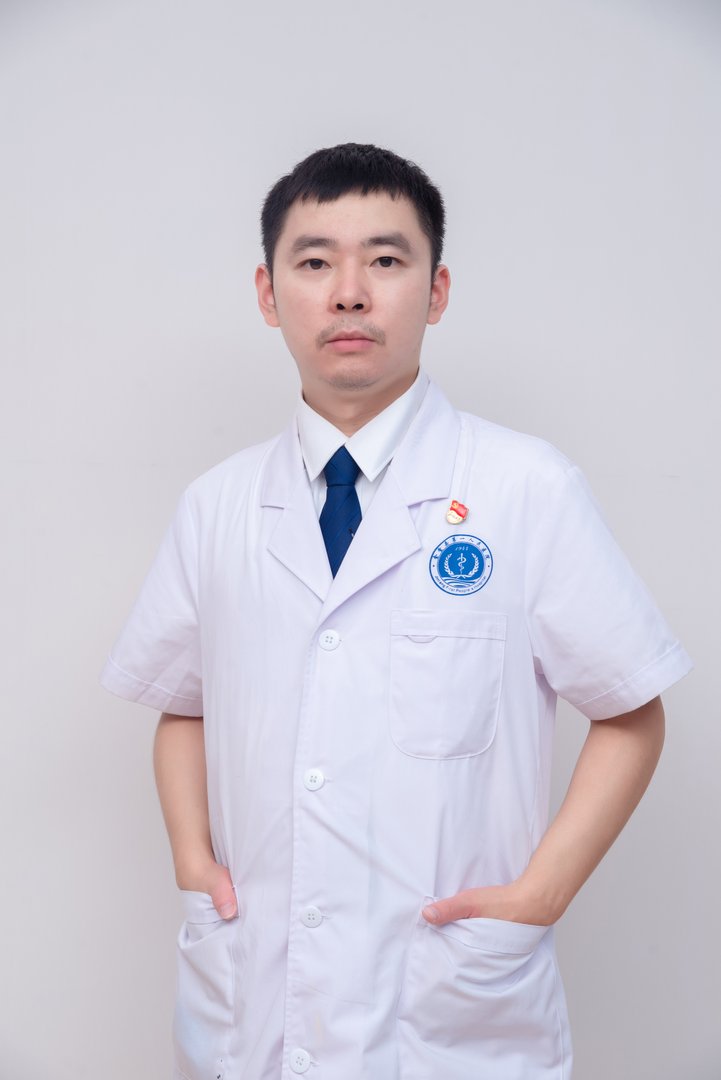 李旭东